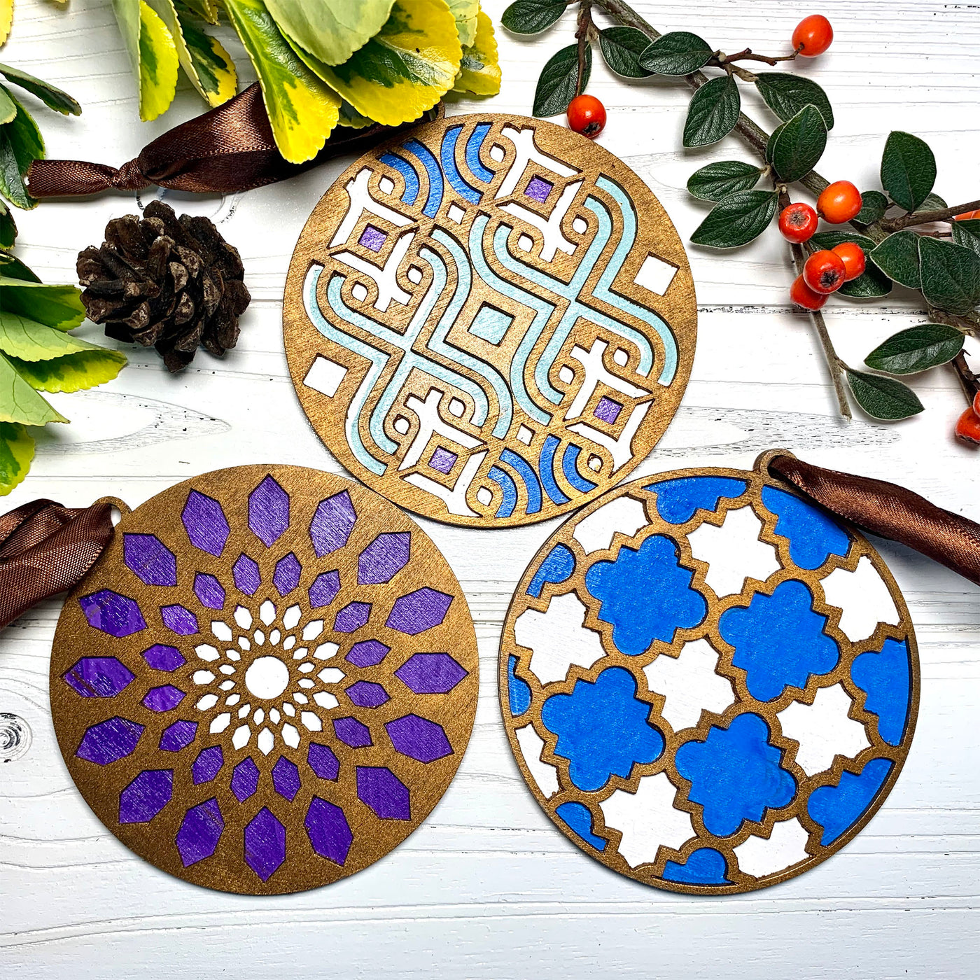 Paint your own Art Deco Christmas decoration